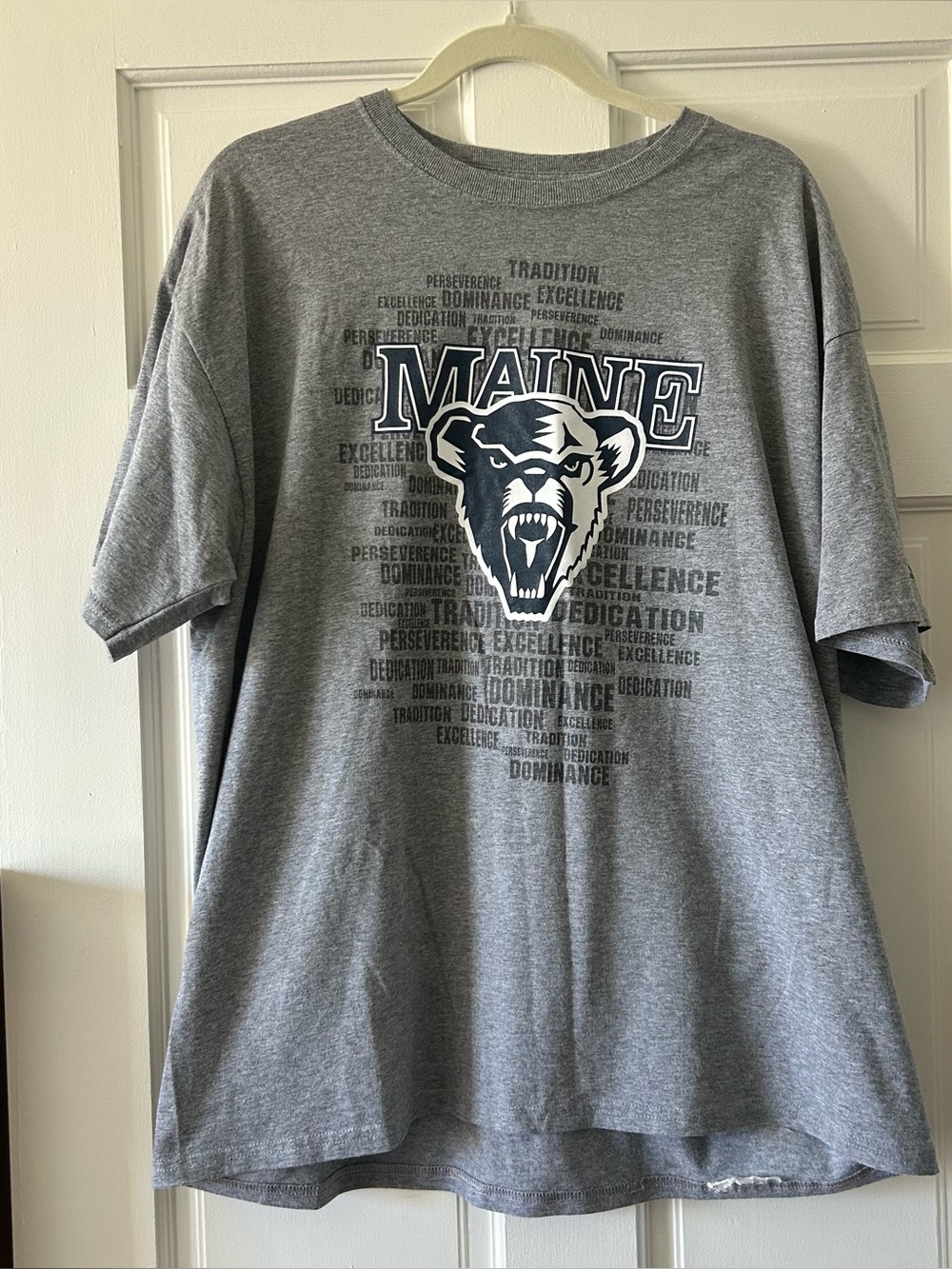 Russell Athletic XL Grey U Maine Black Bear Graphic Short Sleeve Tee Shirt